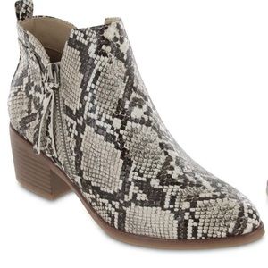 NWT Auden Snakeskin Printed Ankle Bootie